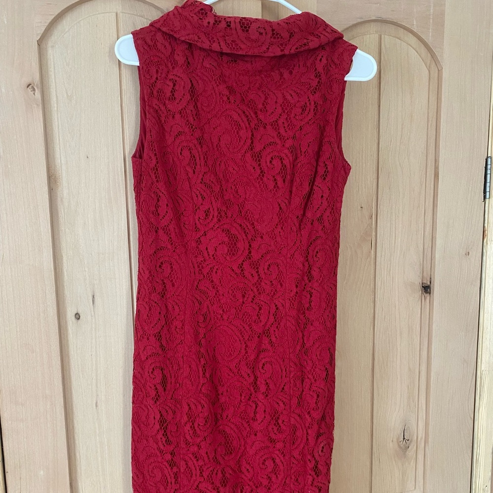 ADRIANNA PAPPEL RED DRESS 💃